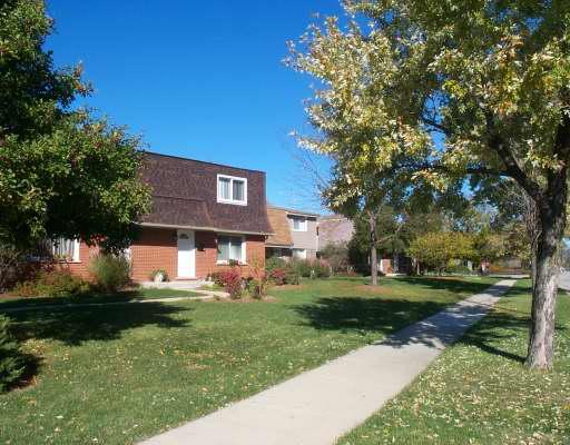 224 Surrey Dr., Glen Ellyn, IL 60137