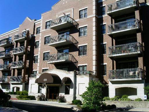 420 W Burlington Ave. #301, La Grange, IL 60525