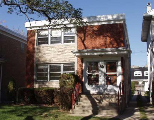 2144 W Morse Ave., Chicago, IL 60645