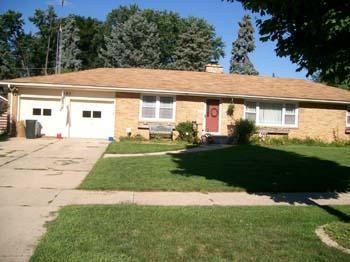 421 Ingleside Ave., Aurora, IL 60506