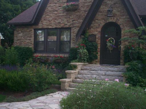 157 S Commonwealth Ave., Aurora, IL 60506