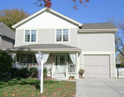 425 E Maple Ave., La Grange, IL 60525