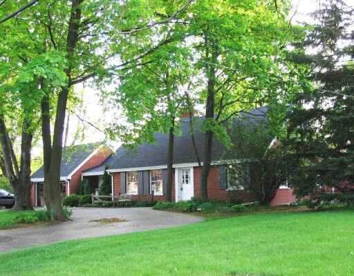 832 N Forrest Ave., Arlington Heights, IL 60004
