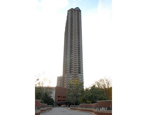 3660 N Lake Shore Dr. #3905, Chicago, IL 60613
