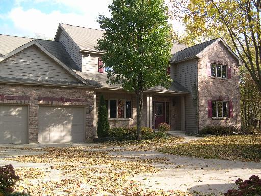 16 Walnut Dr., Yorkville, IL 60560