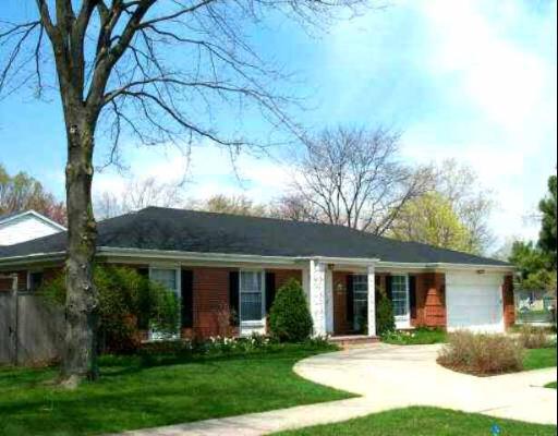3205 Prestwick, Northbrook, IL 60062