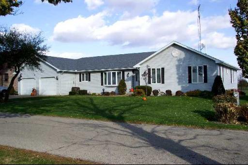 11 Deer Park Ln., Oglesby, IL 61348