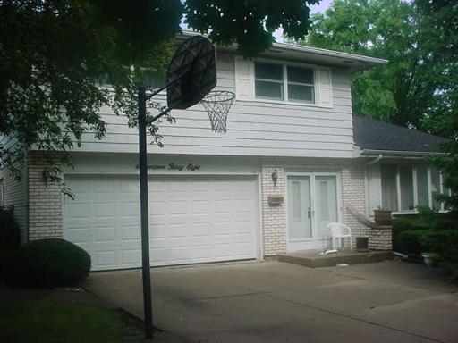 1738 N Dover Ln., Arlington Heights, IL 60004