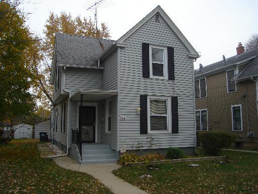 712 Sexton St., Aurora, IL 60505
