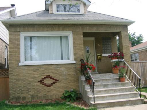 5843 W Eastwood Ave., Chicago, IL 60630