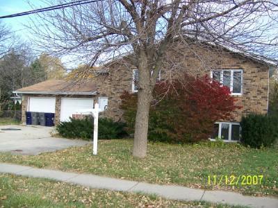 1285 N Mclean Blvd., Elgin, IL 60123
