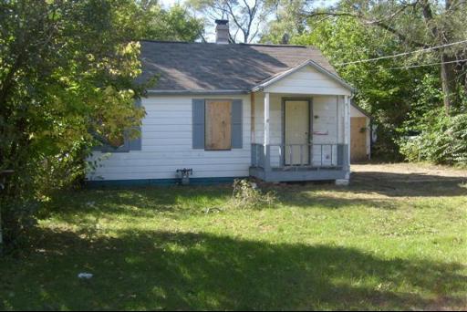 3015 7th St., Rockford, IL 61109