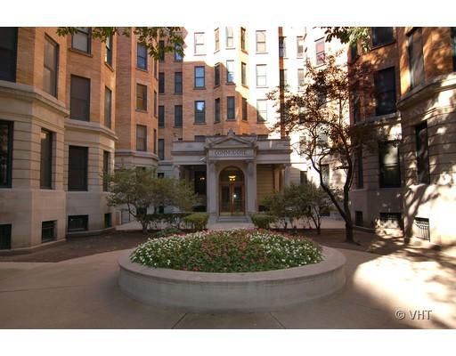550 W Surf #104, Chicago, IL 60657