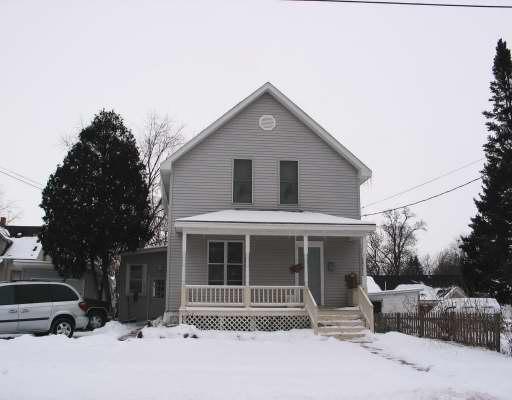 933 W Wheeler St., Woodstock, IL 60098