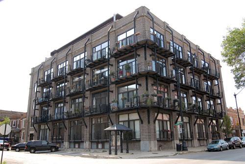 2735 W Armitage Ave. #401, Chicago, IL 60647