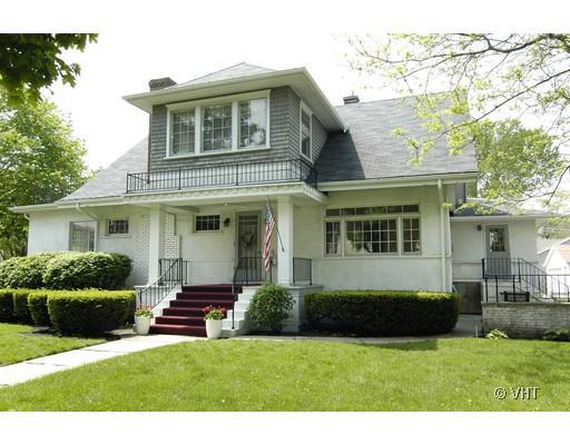 936 Cora St., Des Plaines, IL 60016