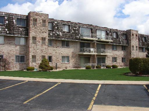 3235 Manor Dr. #207, Lansing, IL 60438