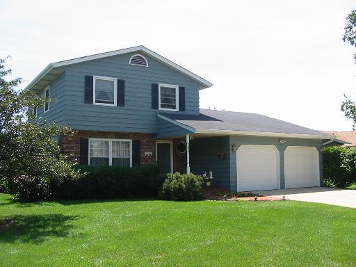 818 Bannock Rd., East Dundee, IL 60118