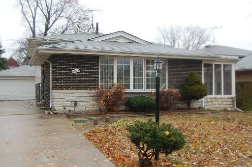 9825 Washington Ave., Oak Lawn, IL 60453