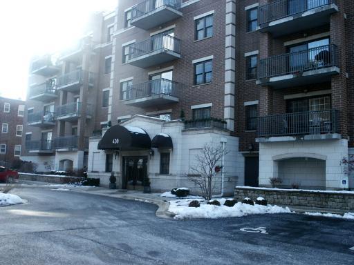 420 W Burlington Ave. #406, La Grange, IL 60525