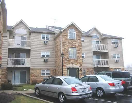 1498 W Sand Bar Ct. #3A, Round Lake, IL 60073