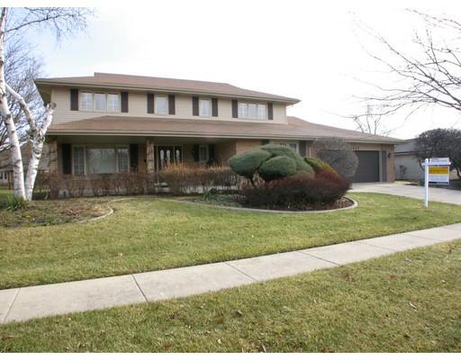 6645 Sheffield Ln., Willowbrook, IL 60527