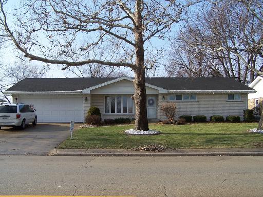 869 S Curtis Ave., Kankakee, IL 60901