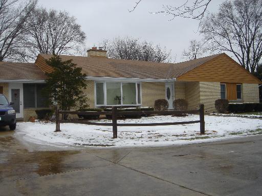 27 Emily Ln., Lemont, IL 60439