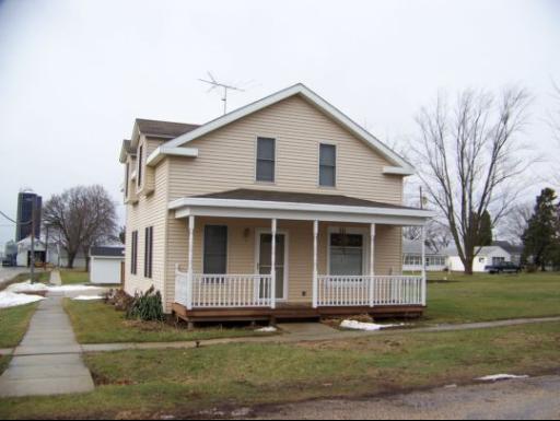 212 4th Ave., Forreston, IL 61030