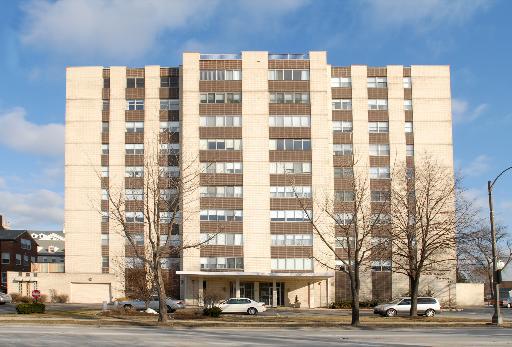 141 N Lagrange Rd. #906, La Grange, IL 60525