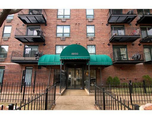 3900 N Pine Grove Ave. #805, Chicago, IL 60613