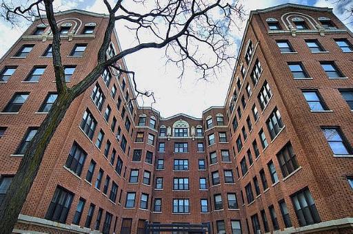 725 W Sheridan Rd. #201, Chicago, IL 60613