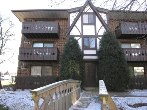 11 Crestview #1, Vernon Hills, IL 60061