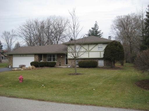 6912 Hillcrest Dr., Crystal Lake, IL 60012