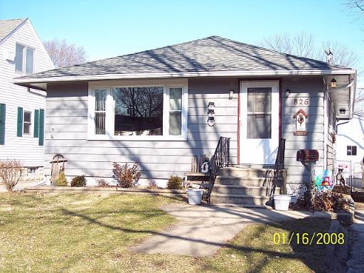 826 E Benton St., Morris, IL 60450