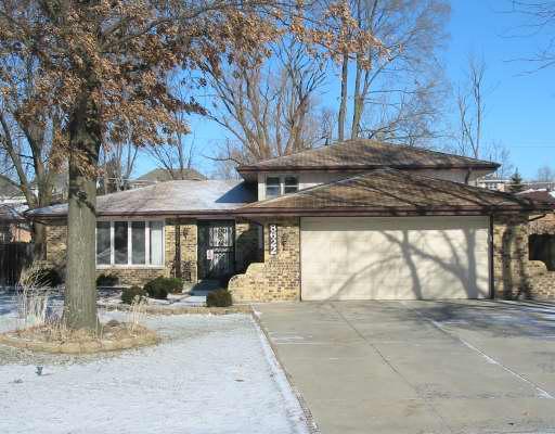8622 W 99th St., Palos Hills, IL 60465