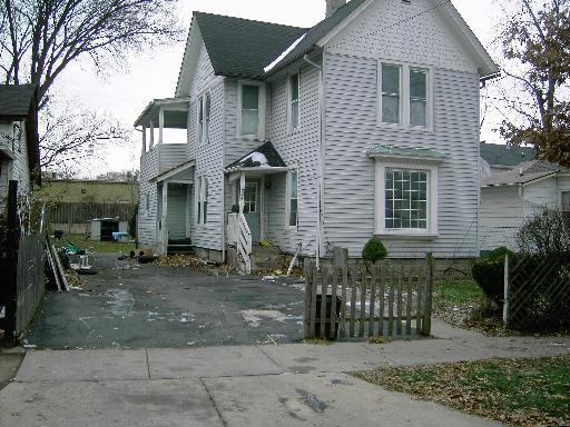 711 Spring St., Aurora, IL 60505