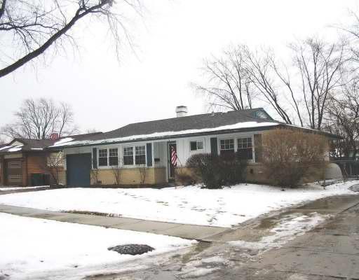 527 Willow Ln., Elk Grove Village, IL 60007