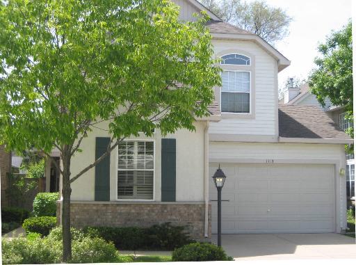 1113 Oxford Ct., Oak Brook Terrace, IL 60181