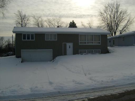 614 Iroquois Ave., Rockford, IL 61102