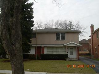 8296 N Elmore St., Niles, IL 60714