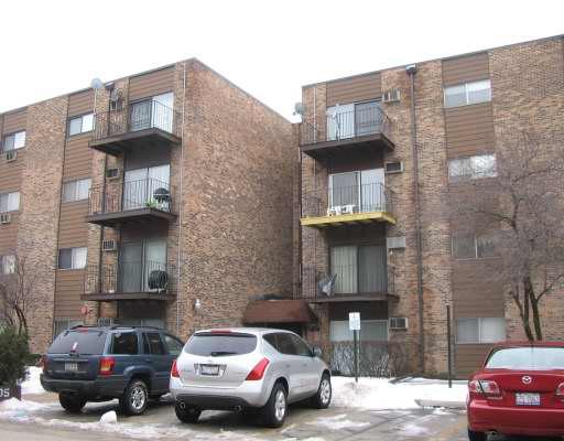 8905 Knight Ave. #213, Des Plaines, IL 60016