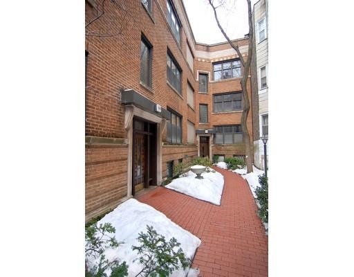 852 W Barry St. #3, Chicago, IL 60657