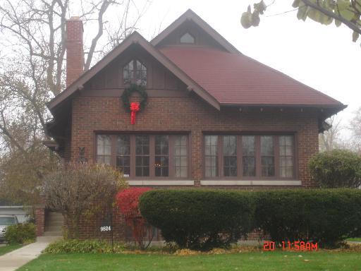 9824 S Winchester Ave., Chicago, IL 60643
