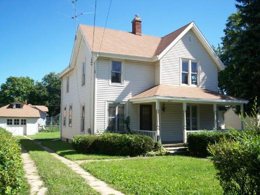 832 Jackson St., Aurora, IL 60505