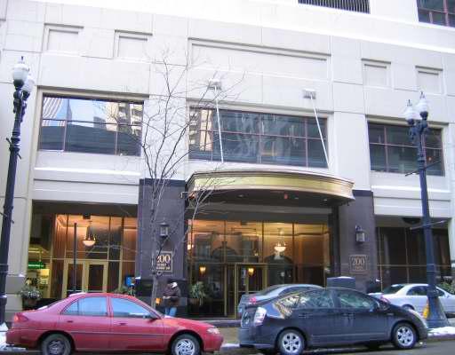 200 N Dearborn St. #4203, Chicago, IL 60601