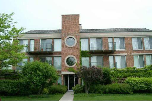 6020 Arbor Ln. #302, Northfield, IL 60093