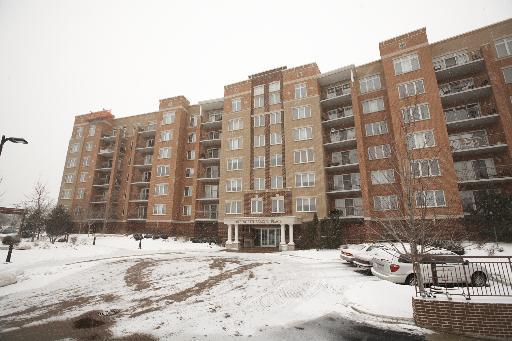 1 N Beacon Pl. #608, La Grange, IL 60525
