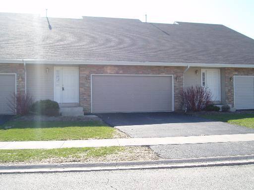 1075 Alexandria Dr. #3, Sycamore, IL 60178