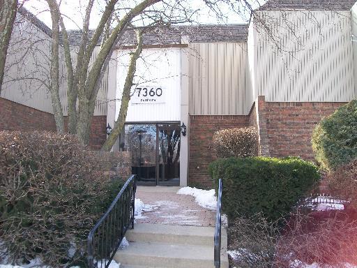 7360 S Fairview Ave. #105, Downers Grove, IL 60516